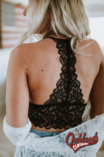 Cargar imagen en el visor de la galería, Black Crochet Lace Bralette
