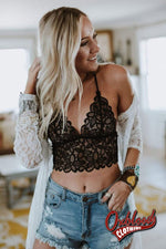 Cargar imagen en el visor de la galería, Black Crochet Lace Bralette S
